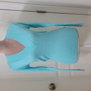 l.e.i. Size XL, Light (but Bright) Blue V Neck Sweater - Juniors.  New w/o Tag